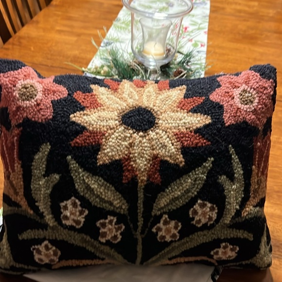 100% Wool Hooked Folk Art Pillow - Picture 2 of 6